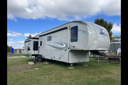 Brock's Jayco 357mdok Fifth Wheel
