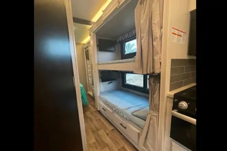 Bunk house  Entegra Coach Vision 29f Class A