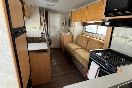 Family-Friendly Thor Wave 29BHS Travel Trailer – Comfort & Convenience on the Road!
