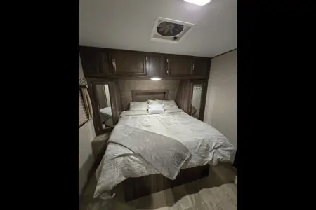 Coachmen Apex Ultra-Lite / Power Inverter & Generator / Starlink Equipped!