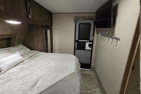 Coachmen Apex Ultra-Lite / Power Inverter & Generator / Starlink Equipped!