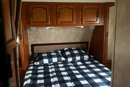 Fiona's Coachmen Freedom express Travel Trailer