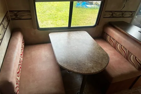 Fiona's Coachmen Freedom express Travel Trailer