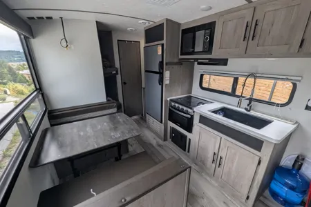 Daniel's 2021 Springdale 260bh