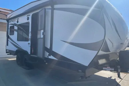 Daniel's Genesis Supreme Rv Supreme Toyhauler Toy Hauler
