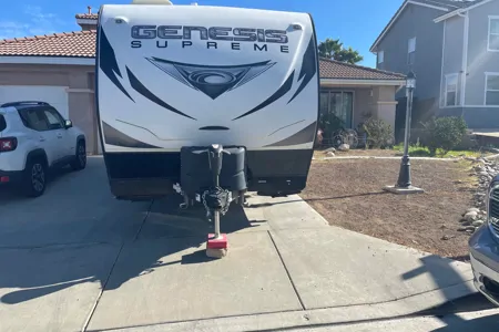 Daniel's Genesis Supreme Rv Supreme Toyhauler Toy Hauler