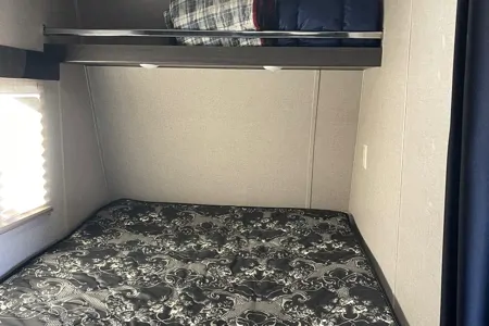Daniel's Genesis Supreme Rv Supreme Toyhauler Toy Hauler