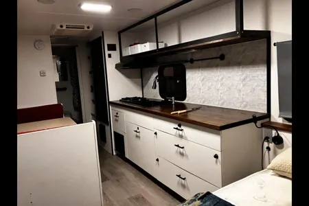 Rachel's R-Vision Crossover Travel Trailer