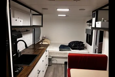 Rachel's R-Vision Crossover Travel Trailer