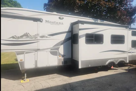 Darryl's Keystone Montana High Country 333DB Fifth Wheel