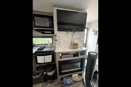 Delvin's Coleman Lantern Travel Trailer