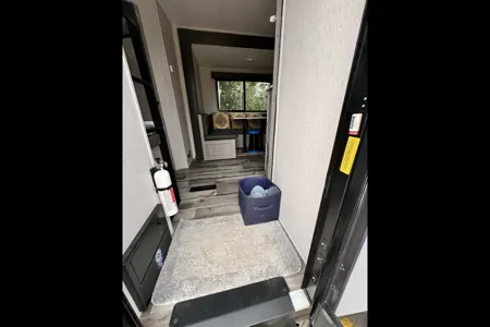 Delvin's Coleman Lantern Travel Trailer