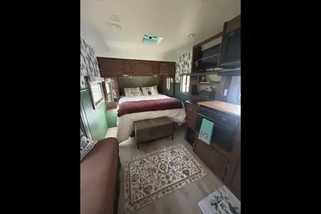 Coachmen Freedom express Travel Trailer