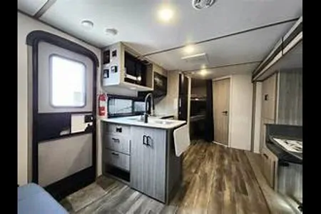 Meet "Wade" - Keystone Passport Sl series Travel Trailer