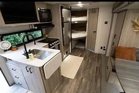 Meet "Wade" - Keystone Passport Sl series Travel Trailer