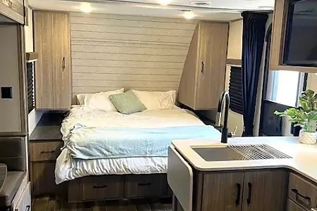 Meet "Wade" - Keystone Passport Sl series Travel Trailer