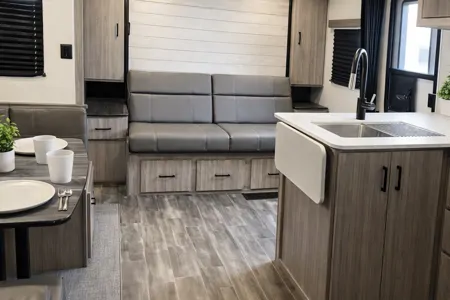 Meet "Wade" - Keystone Passport Sl series Travel Trailer