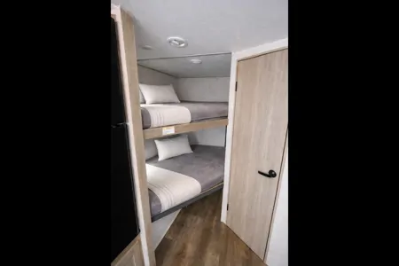 Meet "Wade" - Keystone Passport Sl series Travel Trailer