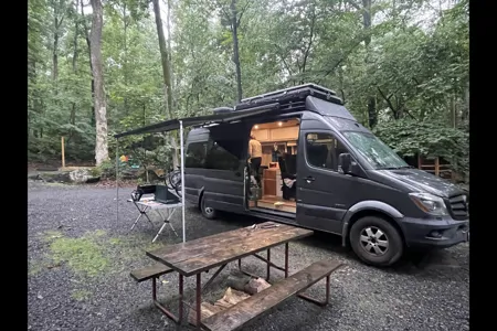 Sight Seeing Family Camper