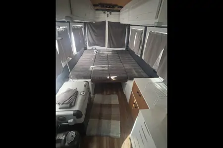Sight Seeing Family Camper