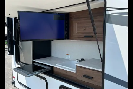 Brian's Forest River SUNSEEKER 2860 Class C