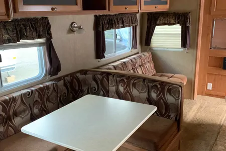 Roomy Wildcat Bunkhouse