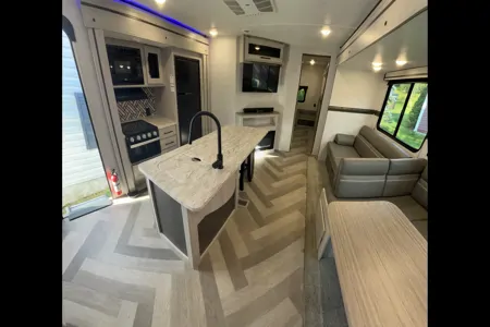 Mike's Crossroads Zinger Travel Trailer
