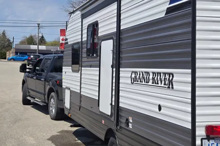 Mobile Guest House Grand River 23HBS Travel Trailer