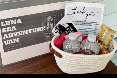 Luna Sea Adventure Van -Dog Friendly/AC/Fully Stocked