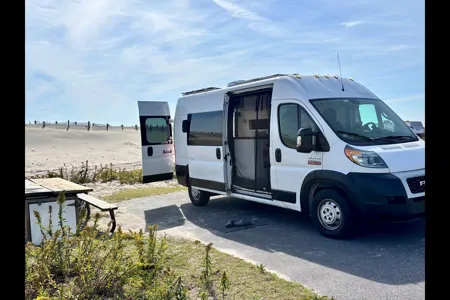 Luna Sea Adventure Van -Heat/AC- Dog Friendly/Fully Stocked