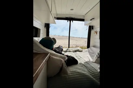 Luna Sea Adventure Van -Heat/AC- Dog Friendly/Fully Stocked