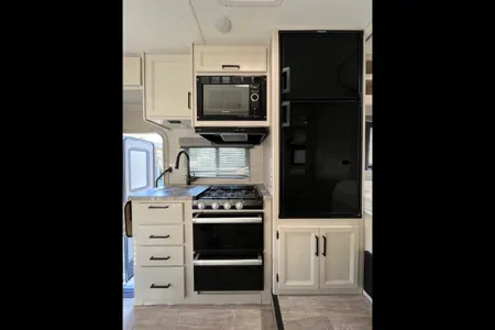 Super Clean & Easy to Drive! 2023 Thor Motor Coach Chateau Class C