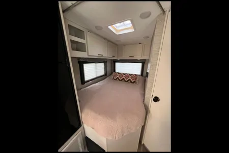 Super Clean & Easy to Drive! 2023 Thor Motor Coach Chateau Class C