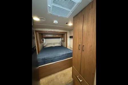 Carson's Mercedes-Benz Mercedes Winnebago Class B