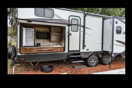 Lauren's Heartland Mallard m33 Travel Trailer