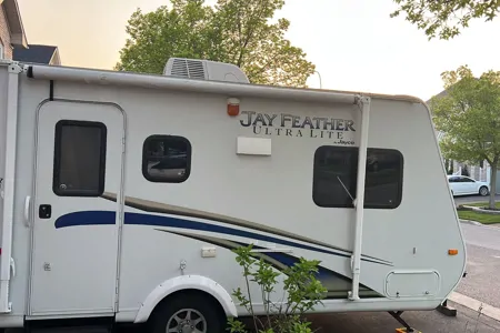 Nageem 's Jayco Jay Feather Ultra Lite Hybrid x17 z Hybrid