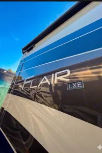 A10 Family Adventure Class A *NEW STARLINK WiFi*-2SlideOuts-Private Suite