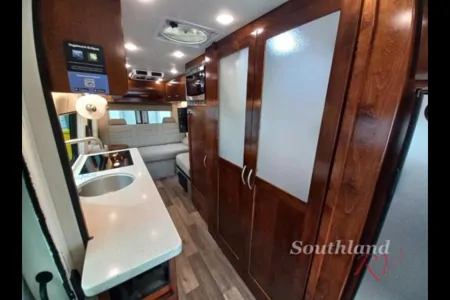 Lynda's Coachmen Galleria Class B