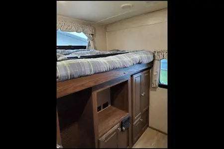Jaime & Terry's Rockwood Signature Ultra Lite 8327SS Travel Trailer