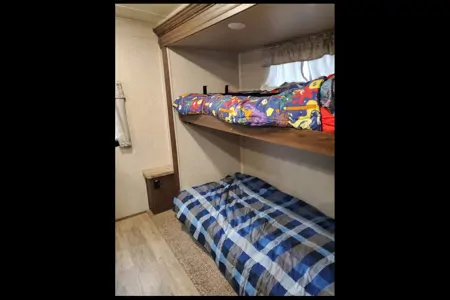 Jaime & Terry's Rockwood Signature Ultra Lite 8327SS Travel Trailer