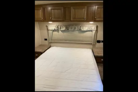 Jaime & Terry's Rockwood Signature Ultra Lite 8327SS Travel Trailer