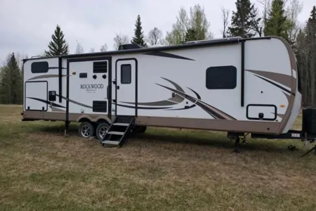Jaime & Terry's Rockwood Signature Ultra Lite 8327SS Travel Trailer