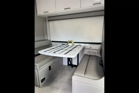 Wanderwell, Thor Chateau 2026