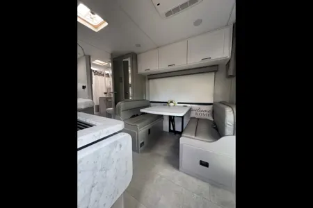 Wanderwell, Thor Chateau 2026