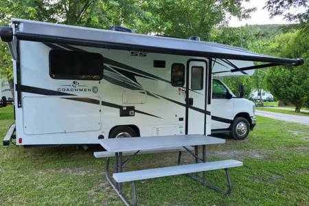 Jimmy Coachmen Freelander 21qss à essence Classe C