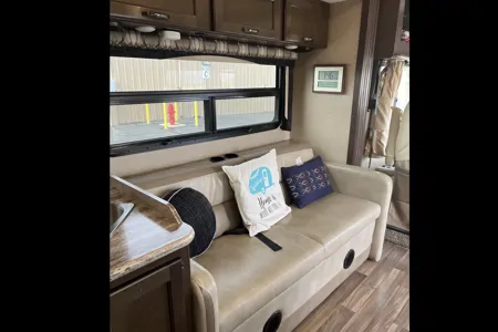 Spalding’s Thor Motor Coach ACE 30.4 Class A