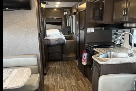 Spalding’s Thor Motor Coach ACE 30.4 Class A