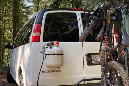 Wanda (Juan De Fuca) - Chevrolet Express 3500 Campervan