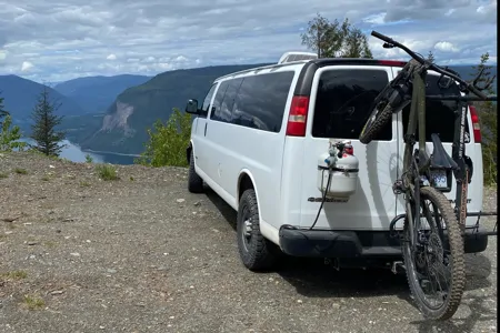 Wanda (Juan De Fuca) - Chevrolet Express 3500 Campervan