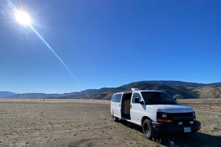 Wanda (Juan De Fuca) - Chevrolet Express 3500 Campervan